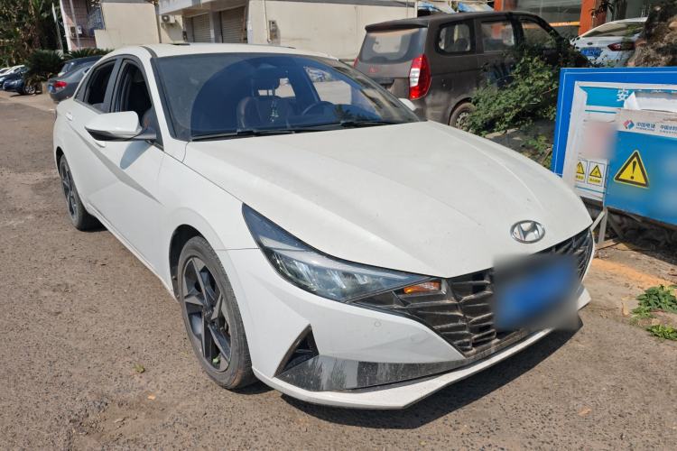 Hyundai Elantra 2022 — 3