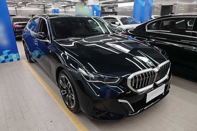 BMW 525Li 2024 — 3