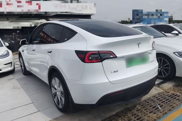 Tesla Model Y 2022 — 4