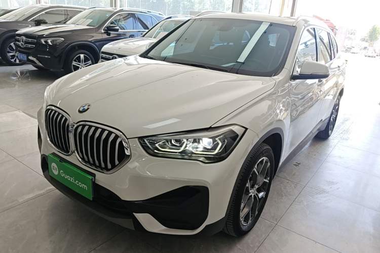 BMW X1 2022 — фото 1