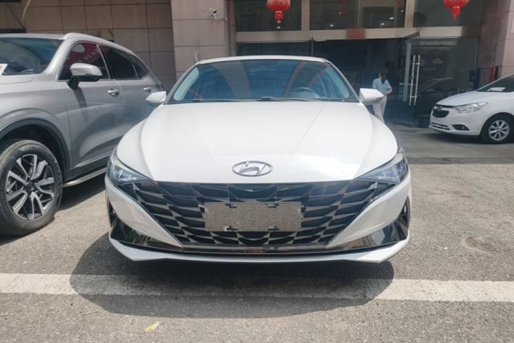 Hyundai Elantra 2022 — 2