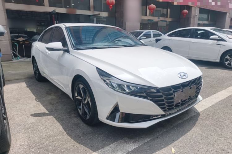 Hyundai Elantra 2022 — 3