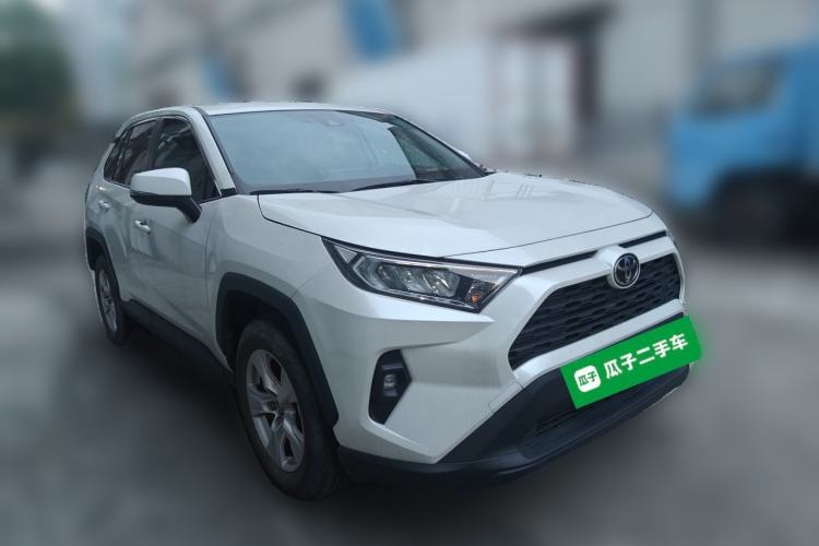 Toyota RAV4 2023 — 3
