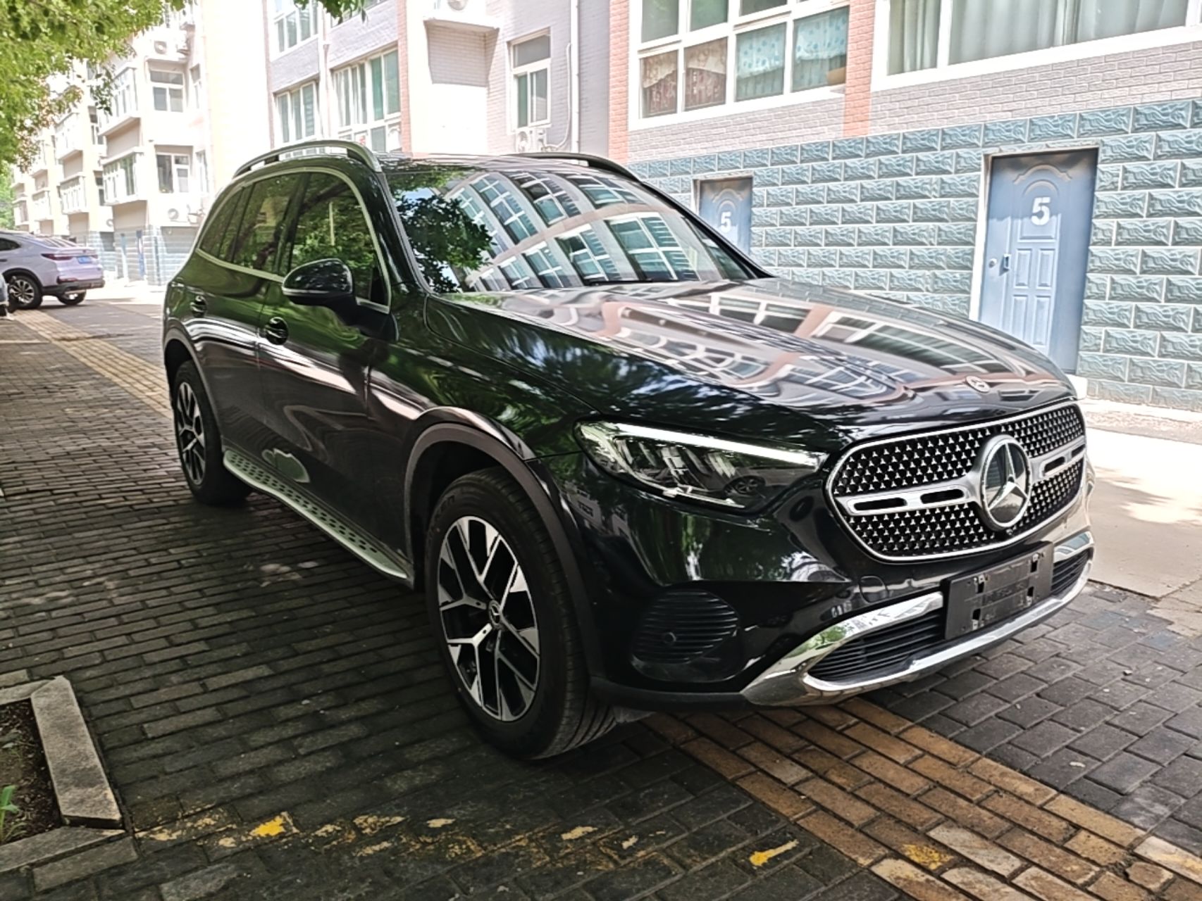 Mercedes-Benz GLC 260 L 2023 — фото 3