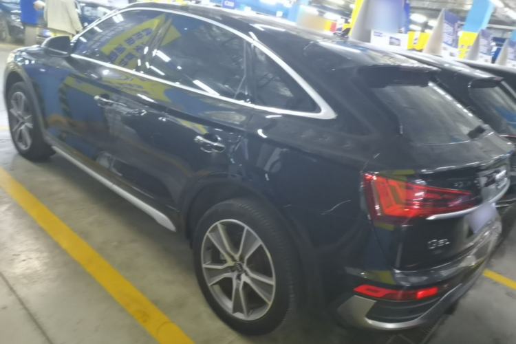 Audi Q5L Sportback 2021 — 4