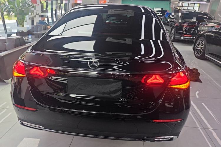 Mercedes-Benz E 300 L 2025 — 5