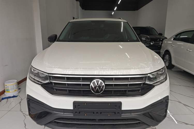 Volkswagen Tiguan L 2025 — 2