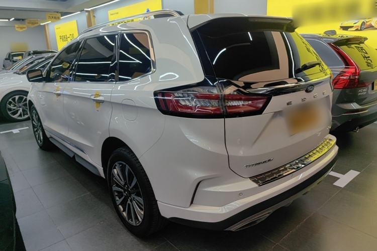 Ford Edge 2021 — 4