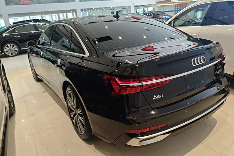 Audi A6 2023 — фото 3
