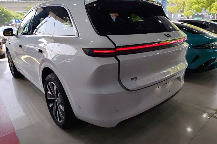 Li Auto L6 2025 — 4