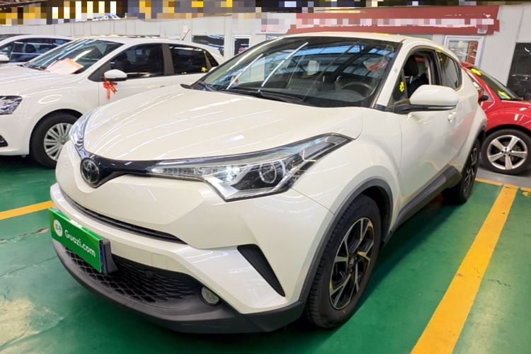 Toyota C-HR 2020 — фото 1