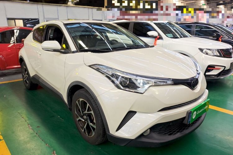 Toyota C-HR 2020 — фото 3