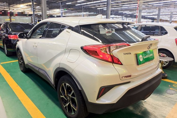 Toyota C-HR 2020 — фото 4