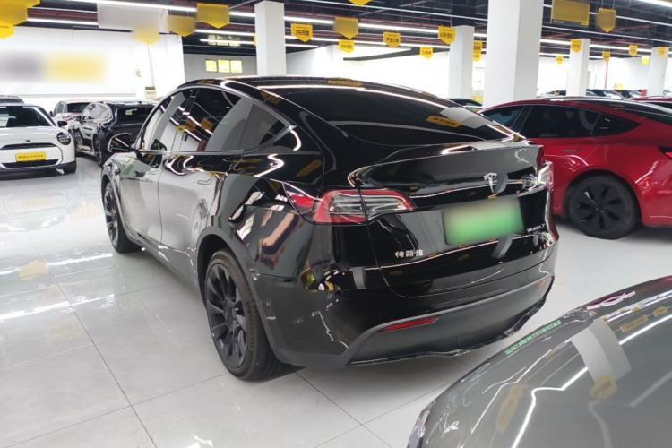 Tesla Model Y 2023 — 4