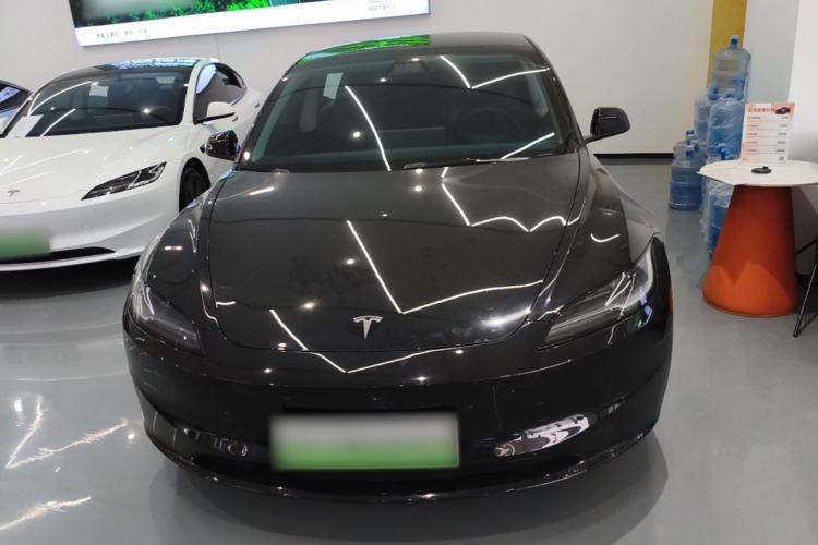 Tesla Model 3 2023 — 2