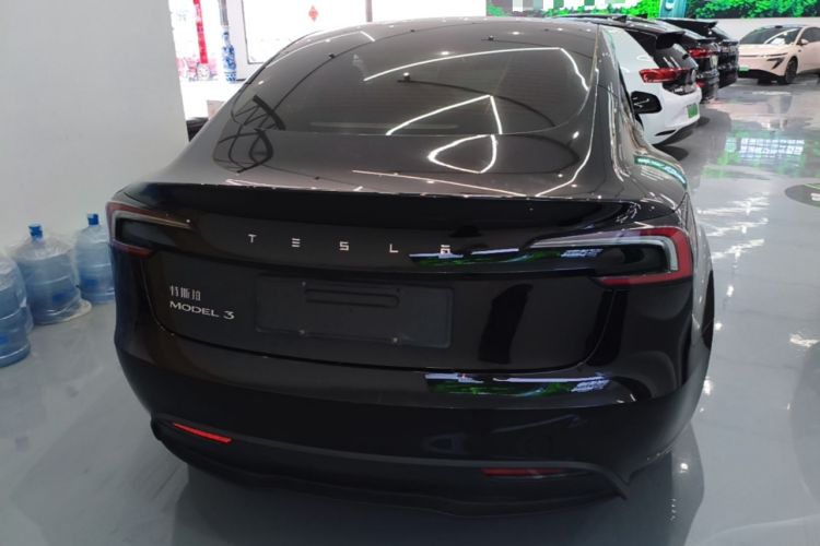 Tesla Model 3 2023 — 5