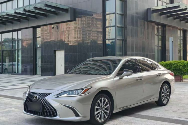Lexus ES 200 2023 — фото 1