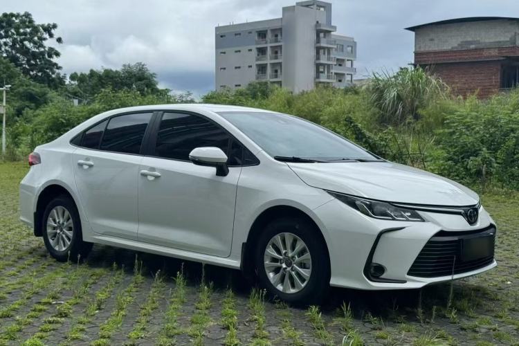 Toyota Corolla 2023 — фото 3