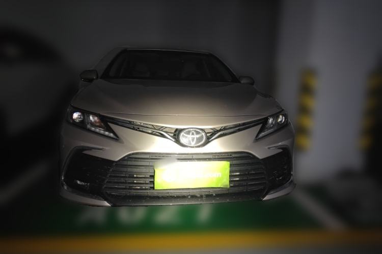 Toyota Camry 2023 — 2
