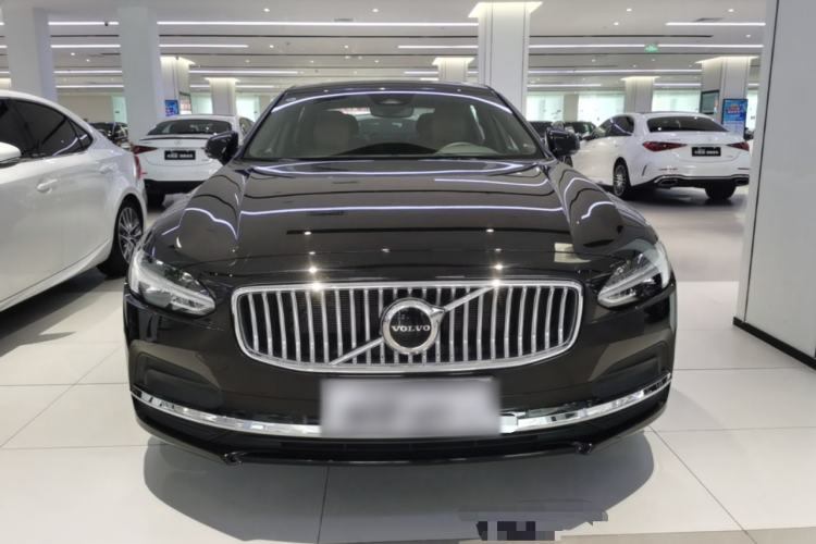 Volvo S90 2025 — 2
