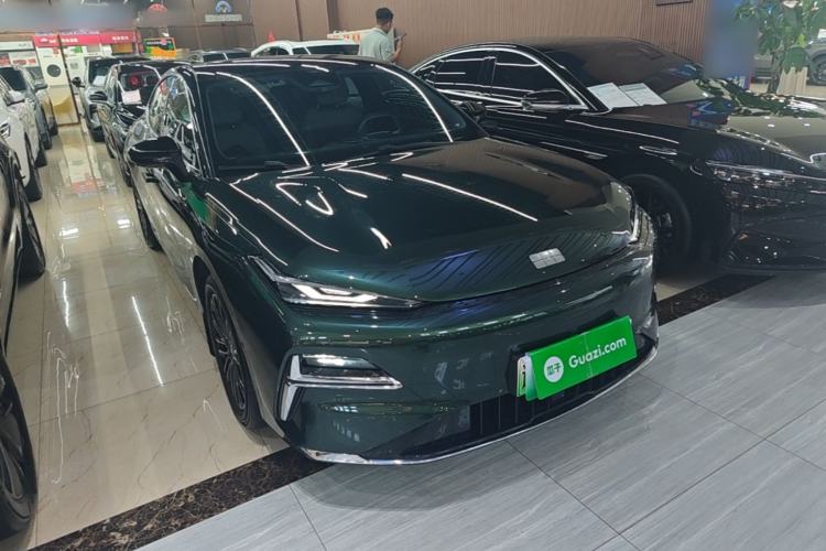 Geely Galaxy 8 2025 — 3