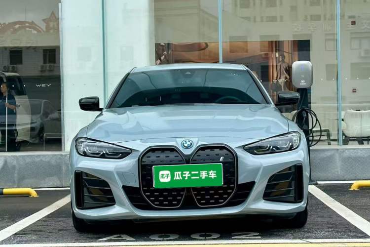 BMW i4 2023 — 2