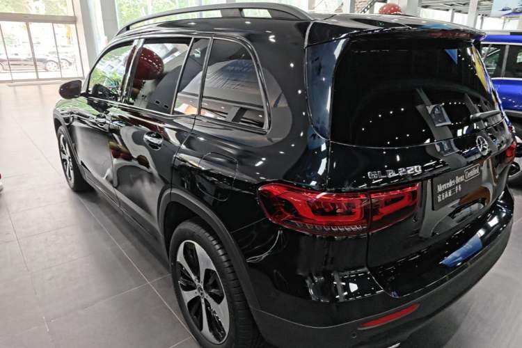 Mercedes-Benz GLB 220 2023 — 4