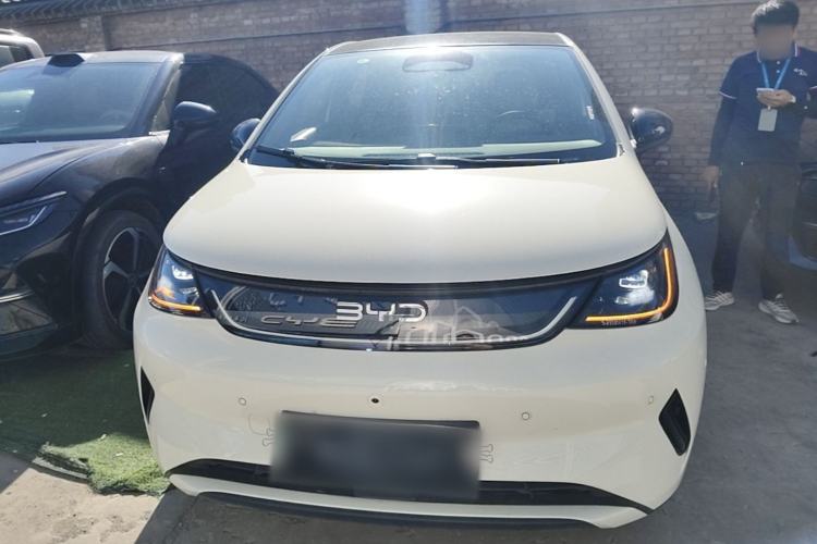 BYD Dolphin 2025 — 2