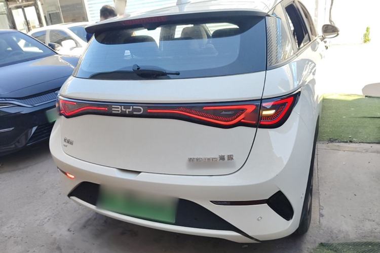 BYD Dolphin 2025 — 5