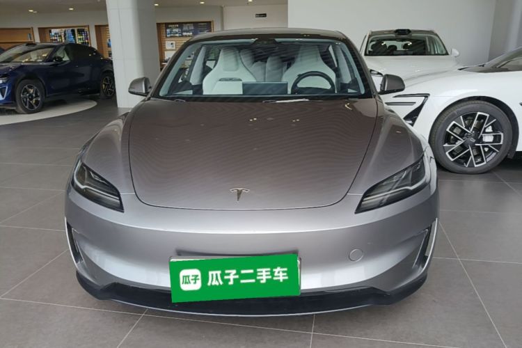 Tesla Model 3 2024 — 2