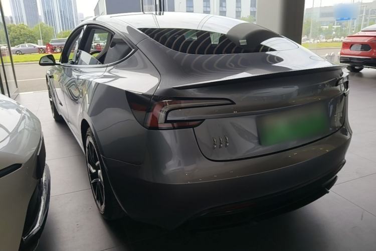 Tesla Model 3 2024 — 4