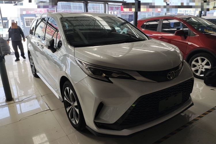 Toyota Granvia 2024 — 3