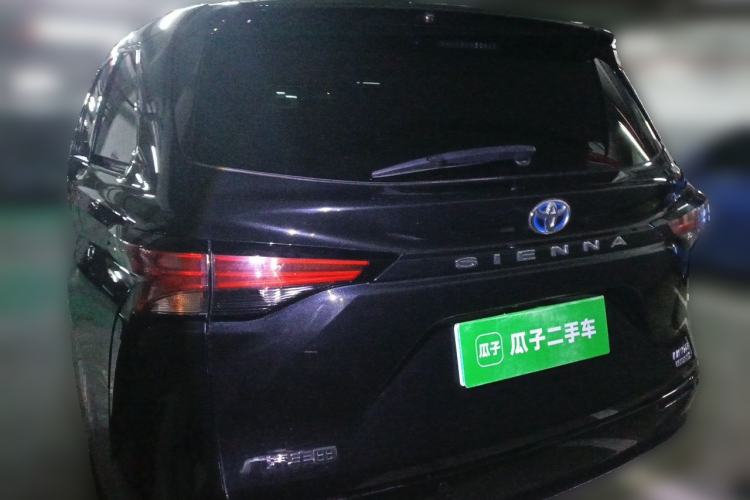 Toyota Sienna 2021 — 5