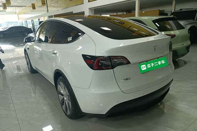 Tesla Model Y 2022 — 4