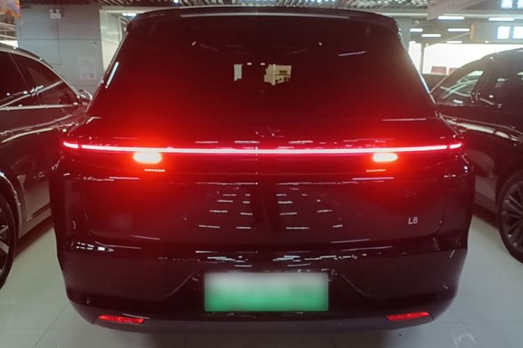 Li Auto L8 2023 — 5