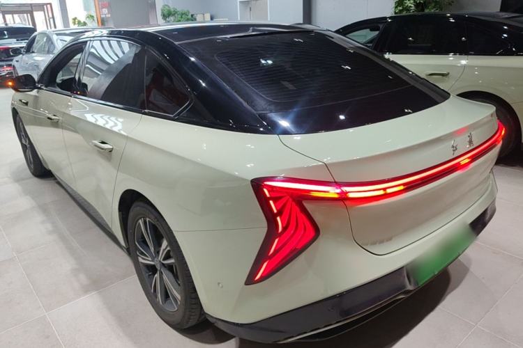 Hongqi EH7 2024 — 4