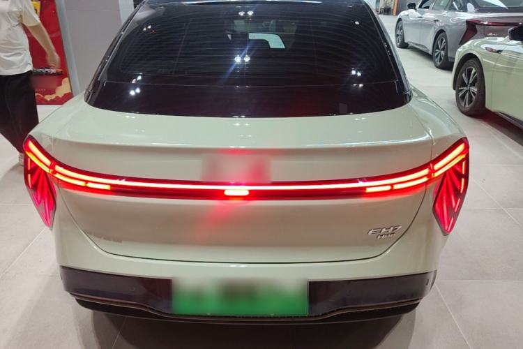 Hongqi EH7 2024 — 5