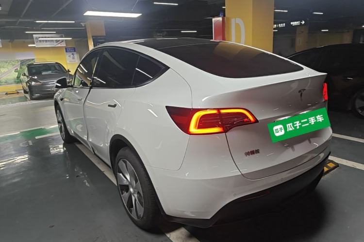 Tesla Model Y 2022 — 4