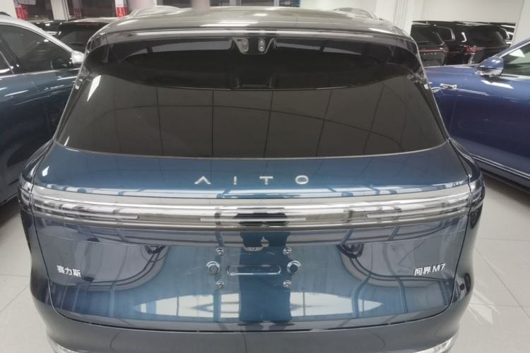 AITO M7 2026 — 5