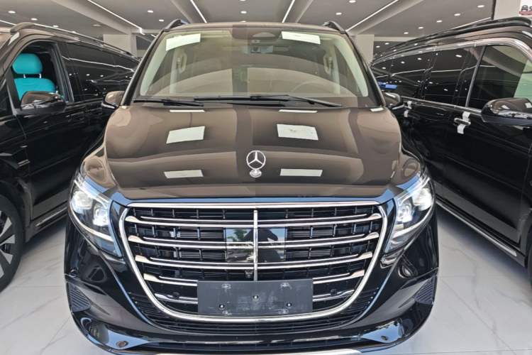 Mercedes-Benz V 300 L 2024 — 2