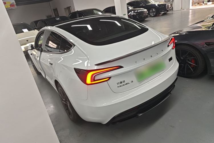 Tesla Model 3 2024 — 4