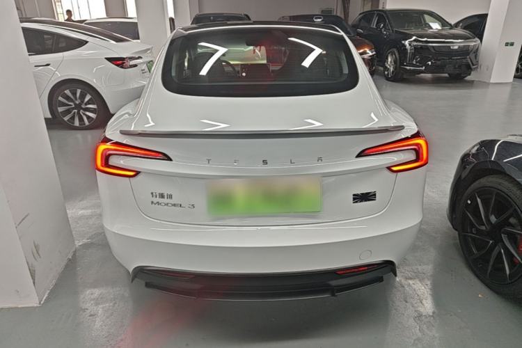 Tesla Model 3 2024 — 5