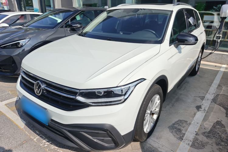 Volkswagen Tiguan L 2024 — фото 1