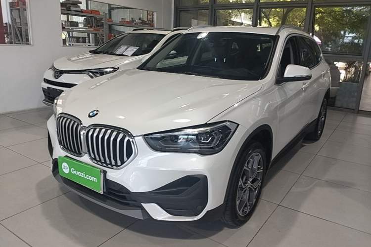 BMW X1 2022 — фото 1