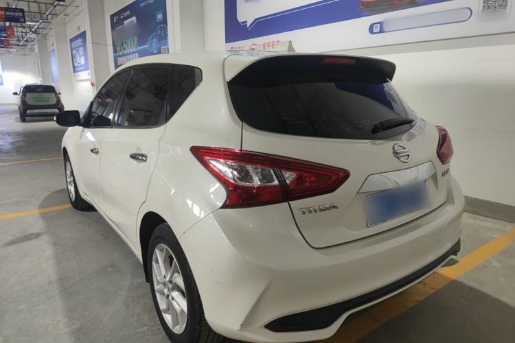 Nissan Tiida 2021 — 4