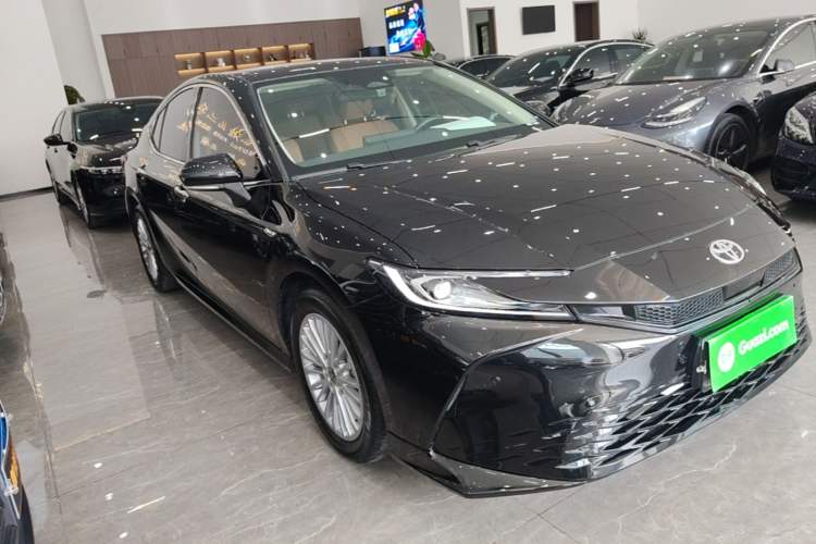 Toyota Camry 2024 — 3