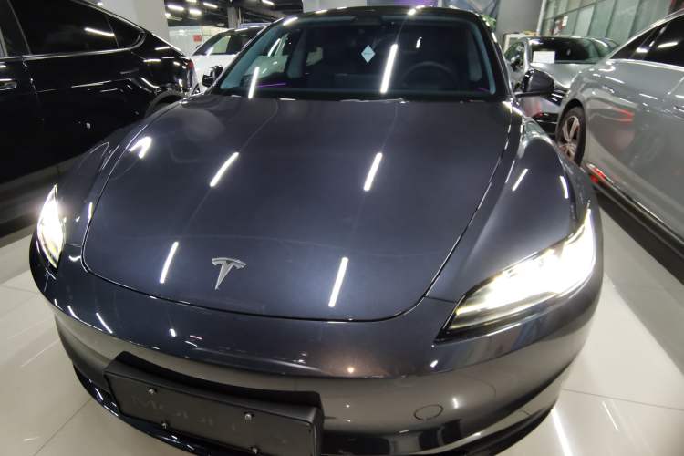 Tesla Model 3 2023 — 2