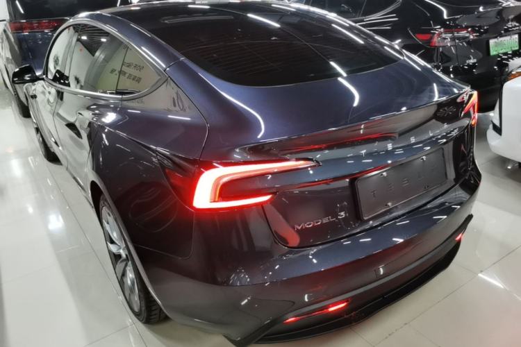 Tesla Model 3 2023 — 4