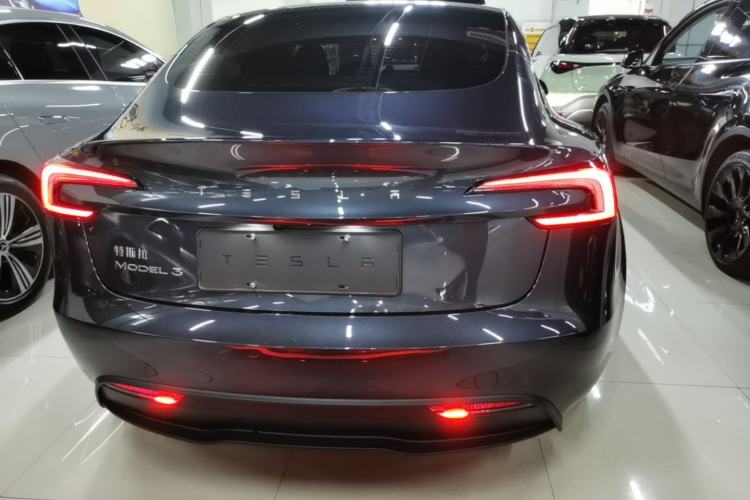 Tesla Model 3 2023 — 5