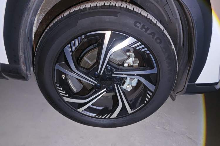 Geely Auto auto emgrand x7 sport 2023 — фото 2